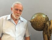 "من النكبة إلى غزة" ريشة الفنان الفلسطينى سليمان منصور تحول الألم إلى أمل.. الحائز على جائزة النيل للمبدعين العرب: اعتمدت على الفحم والحبر للتعبير عن الواقع المرير ولوحة جمل المحامل رمز لأثقال شعب فلسطين