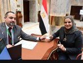 النائبة سهير كريم بعد استلام كارنيه مجلس النواب: مسؤولية وطنية تتطلب الإخلاص والجدية