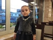 الطفلة سارة موسى تسافر خارج غزة للعلاج بعد نشر قصة معاناتها