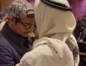 رابح صقر يفاجئ ابنه الوليد بعيد ميلاده وسط السحاب