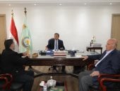 وزير الزراعة يستقبل رئيس اتحاد منتجى الدواجن لبحث ارتفاع أسعار الكتاكيت