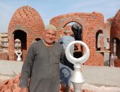 عم شوقى.. 50 عاما من بناء قباب المساجد تطوعا بالشرقية.. فيديو