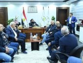 وزير الإسكان يعقد اجتماعا لمتابعة مشروعات القرى السياحية