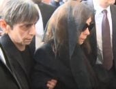 وصول فيروز جنازة ابنها هلى الرحبانى بصحبة ابنتها ريما