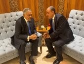 وزير الخارجية يؤكد لنظيره الباكستاني أهمية التهدئة في اليمن وخفض التصعيد