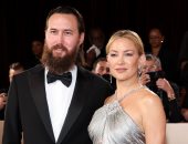 بتصميم من أرماني خصيصا لها.. كيت هدسون تتألق فى الجولدن جلوب الـ83 (صور)