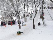 لوحات جليدية من صنع الطبيعة.. برودة قارسة لم تشهدها رومانيا منذ 7 سنوات