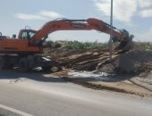 مياه الشرب بالبحر الأحمر تنفذ خط طرد لربط محطة المعالجة الثلاثية بالغابة الشجرية.. تستهدف تعظيم الاستفادة من مياه الصرف المعالجة وحماية البيئة.. المشروع يدعم التوسع فى المساحات الخضراء بمدينة الغردقة.. صور