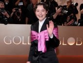 بيلا رامزي بالبدلة وهايلي ستاينفيلد تظهر حملها في الجولدن جلوب.. صور