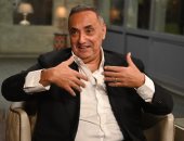 منصور عامر: والدتى قدمت المال بسخاء للفقراء ووالدى علمنا قيمة الصدقة المخفية