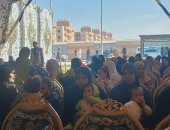تحيا مصر.. هتافات الأهالي تتصدر مشهد تسليم وحدات إسكان الديسمي بالصف