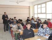 وكيل تعليم الجيزة خلال جولة لمتابعة الامتحانات: التعامل بحزم مع أى مخالفة