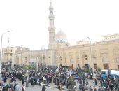 مولد السيدة زينب.. المصريون يحتفلون بالليلة الكبيرة