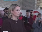 وزيرة خارجية أيرلندا تزور مخازن الهلال الأحمر بالعريش