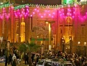 أجواء مبهجة وزينة وفرحة في الليلة الختامية للاحتفال بمولد السيدة زينب.. فيديو