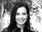 من القاهرة لرئاسة «ميتا» .. دينا باول تقود إمبراطورية زوكربيرج