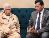 حسن شحاتة للاعبي المنتخب قبل مواجهة السنغال: لا نخشي أى منافس.. فيديو