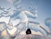 انطلاق النسخة الـ37 لمسابقة هاربين الدولية لنحت الجليد فى الصين