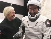 عودة رواد الفضاء سالمين إلى الأرض بعد إجلاء طبى طارئ (صور)