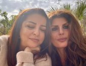 فيدرا تزور مقابر الحيوانات.. شوف أصحاب الكلاب كاتبين إيه على شواهد القبور