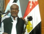 محافظ أسوان ينعى عوض هدل شيخ مشايخ البشارية