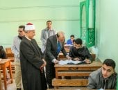 محافظ كفر الشيخ يطمئن على انتظام سير امتحانات الشهادة الإعدادية الأزهرية