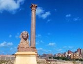 حكاية أشهر أثر رومانى بالإسكندرية.. عامود الصوارى شيده السكندريون تخليدا للإمبراطور دقلديانوس.. أعلى نصب تذكارى فى العالم منذ 27م.. أسماه العرب نسبة لصارى المراكب.. وخبير: مصنوع من الجرانيت الأغلى بالعالم.. صور