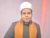 السيرة الطيبة أطول من العمر.. الحزن يخيم على أهالى دمنهور بالبحيرة عقب وفاة الشيخ محمد رمضان.. تلاميذ الفقيد يحتشدون بالمصاحف أمام المقابر.. وأسرته تتهم طبيبا شهيرا بالإهمال وتطالب المسئولين بالتحقيق فى وفاته