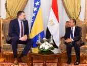 وزير الخارجية يبحث مع نظيره البوسني سبل تعزيز العلاقات بين البلدين