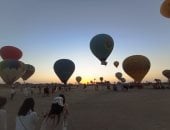 سماء الأقصر مسرح للبهجة العالمية.. البالون الطائر يخطف أنظار السياح