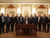 اللجنة الوطنية لإدارة غزة تبدأ أعمالها برئاسة المفوض العام الدكتور علي شعث