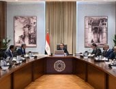 رئيس الوزراء يتابع الموقف التنفيذى لمشروعات التطوير والتنمية بمحافظة مطروح   