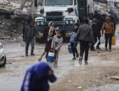 غزة تحت المطر.. معاناة يومية للنازحين وسط الدمار ونقص مقومات الحياة