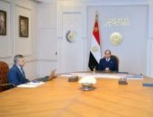 الرئيس السيسى يجتمع بالفريق أسامة ربيع ويطّلع على بيان بحركة الملاحة في قناة السويس