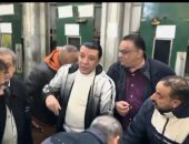 مصطفى كامل يودع أعضاء نقابة الموسيقيين وأصحاب المعاشات قبل سفرهم للعمرة