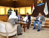 محافظ الفيوم يوجه بتوفير الحماية الاجتماعية اللازمة للأسر الأكثر احتياجا