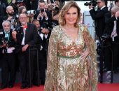 يسرا تكشف لجمهورها عن سر نجاح العلاقات الزوجية وتفاصيل قصة حبها لخالد صالح