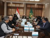 محافظ القليوبية يبحث مطالب المستثمرين بالمنطقة الاستثمارية فى بنها