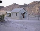 "كنيسة القديسة بربارة بوادى الفواخير فى مدينة القصير" شاهدًا فريدًا على تاريخ التعدين والحضور الإيطالي بالصحراء الشرقية.. أصغر كنيسة أثرية في مصر.. شيدت لخدمة مهندسي وعمال شركة فوسفات القصير قبل 105 أعوام.. صور