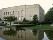 من متاحف الفن إلى زنزانة السجن.. سقوط لص لوحات وأرهول وبولوك