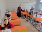 رئيس منطقة سوهاج الأزهرية يتابع سير امتحانات الشهادتين الابتدائية والإعدادية