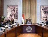 رئيس الوزراء يتابع مع محافظ قنا الموقف التنفيذى لعدد من المشروعات التنموية