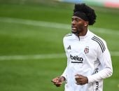 أستون فيلا يحسم صفقة أبراهام ويستعيد بايلي من روما