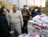 محافظ الوادى الجديد يشيد بمبادرة توفير السلع بتخفيضات 20% فى مدينة موط