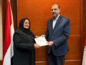 محافظ سوهاج يسلم 30 عقدا لتقنين أراضى أملاك الدولة للمواطنين