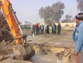 رئيس مياه الفيوم يتابع إصلاح كسر مفاجئ بخط مياه شرب