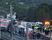 طفلة 6 سنوات وركاب هربوا آخر لحظة.. معجزات إنقاذ كارثة قطار إسبانيا