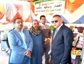 رئيس مركز الداخلة يتفقد منافذ البيع المخفضة ويشدد على ضبط الأسعار وجودة المنتجات