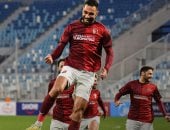 سيراميكا يستعيد خدمات عمرو السولية أمام إنبى في الدوري