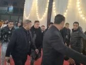 حمو بيكا يقدم واجب العزاء فى والدة رضا البحراوى بمسقط رأسه في الغربية.. فيديو